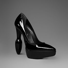 Atsuko Kudo Latex Handmade Vegan Italian Point Pump in Black Patent Vegan